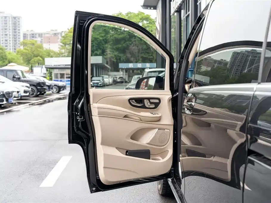 Mercedes-Benz V-Class 2022 V 260 L Long Wheelbase Luxury Edition