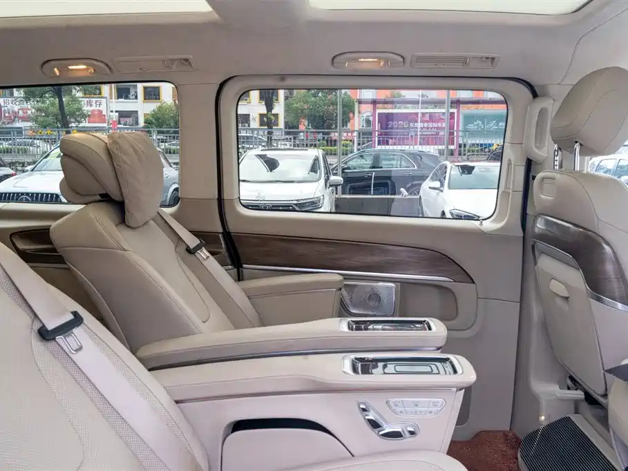 Mercedes-Benz V-Class 2022 V 260 L Long Wheelbase Luxury Edition