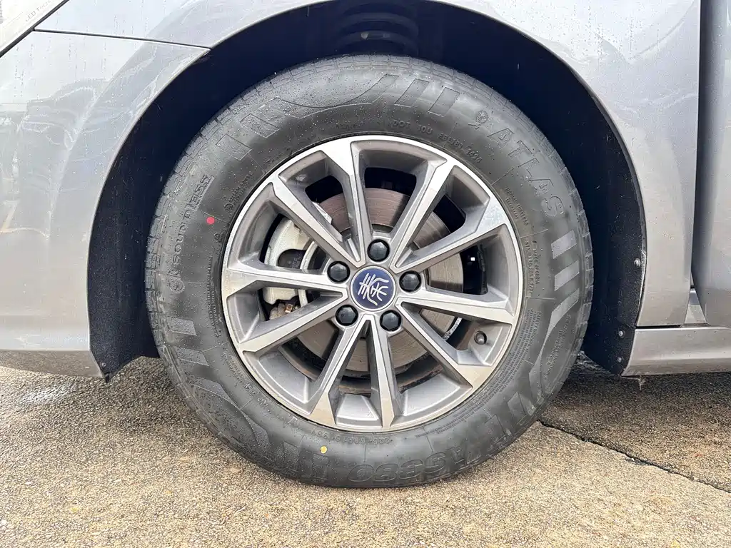 BYD Qin PLUS DM-i 55KM Leading Edition