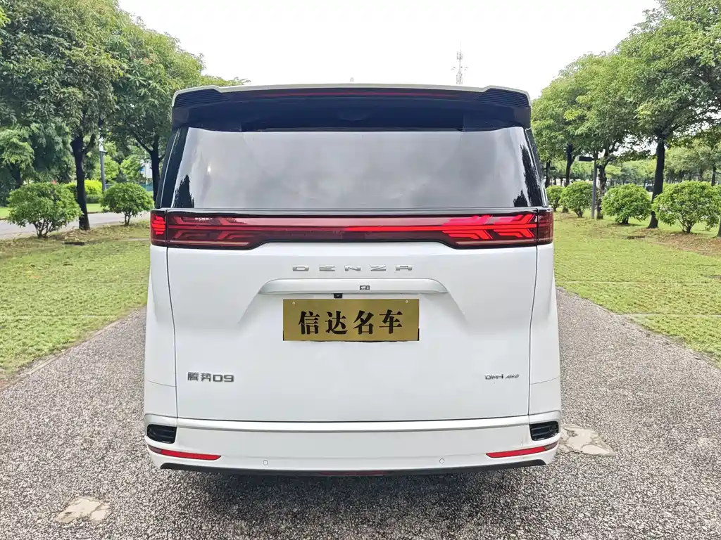 Denza D9 2024 DM-i 980 AWD Premium