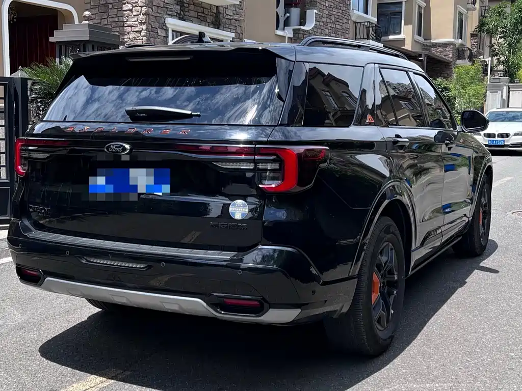 Ford Explorer 2023 EcoBoost 285 Kunlun Summit Edition 7-Seat