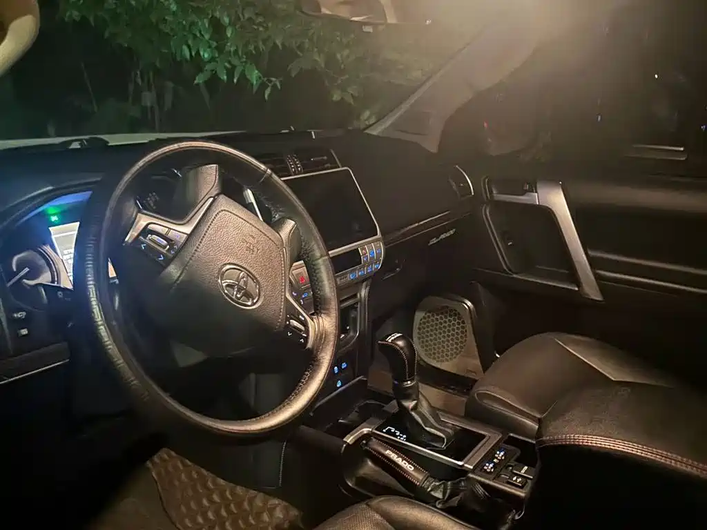 Toyota Prado 2018 3.5L Automatic VX NAVI Rear-Mounted Spare Tire