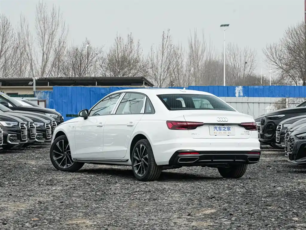 Audi A4L 2025 2 Million Edition 40 TFSI Luxury Dynamic B&O Star Night Edition