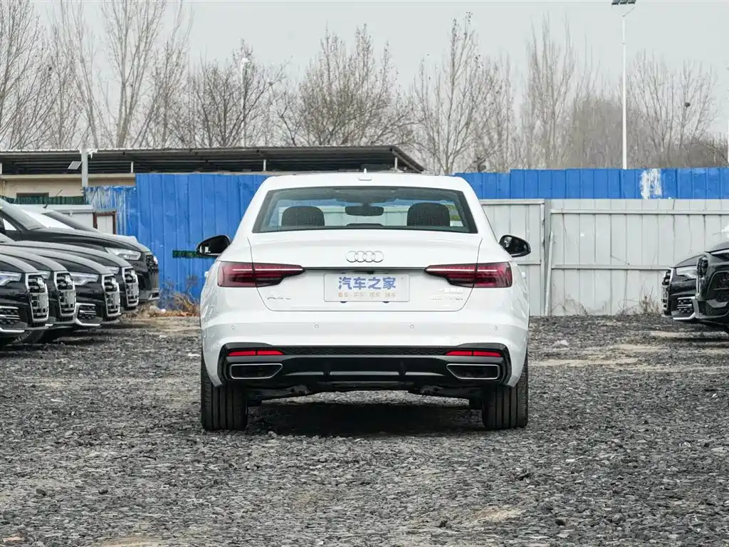 Audi A4L 2025 2 Million Edition 40 TFSI Luxury Dynamic B&O Star Night Edition