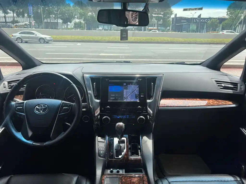 Alphard 2018 Facelift 3.5L Deluxe