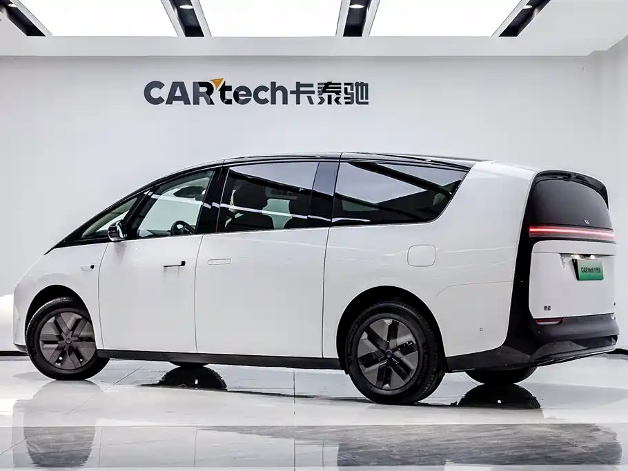 Li Auto MEGA 2025 Ultra Smart Refresh Edition