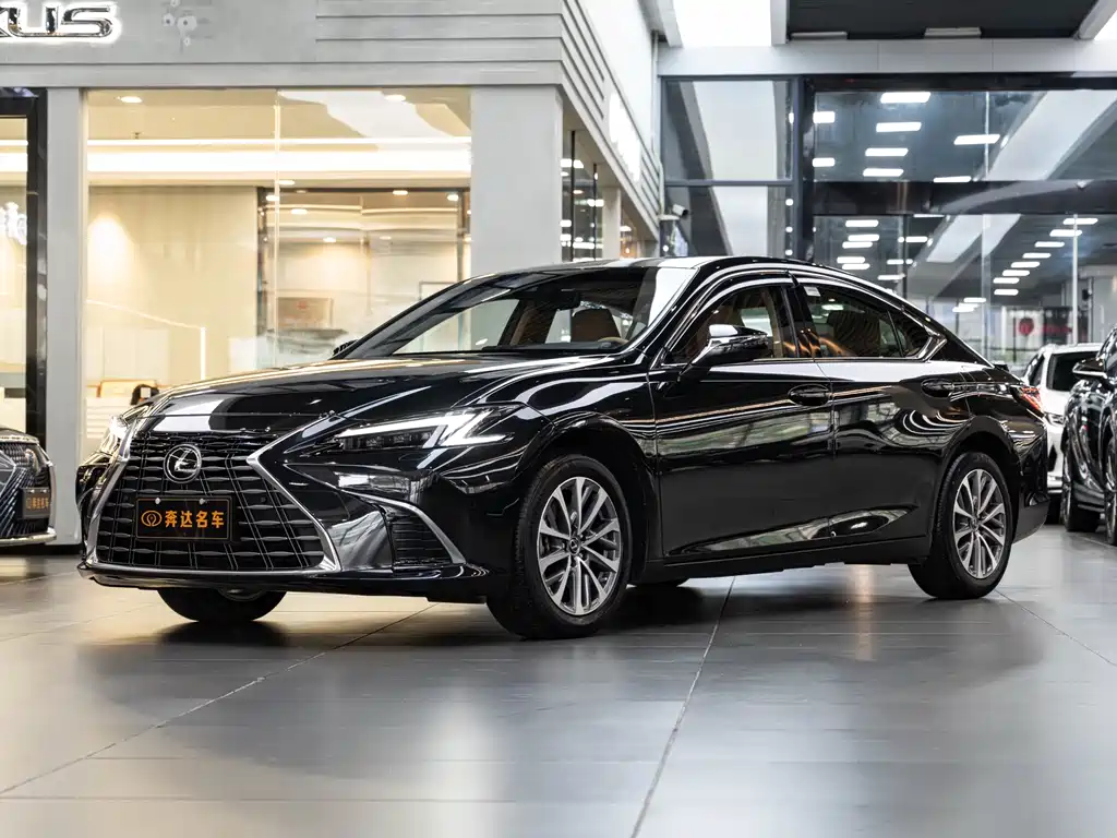 2025 Lexus ES 300h Premium