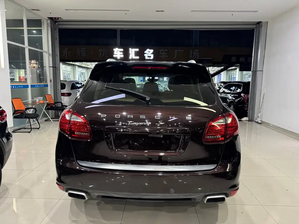 Porsche Cayenne S 2011