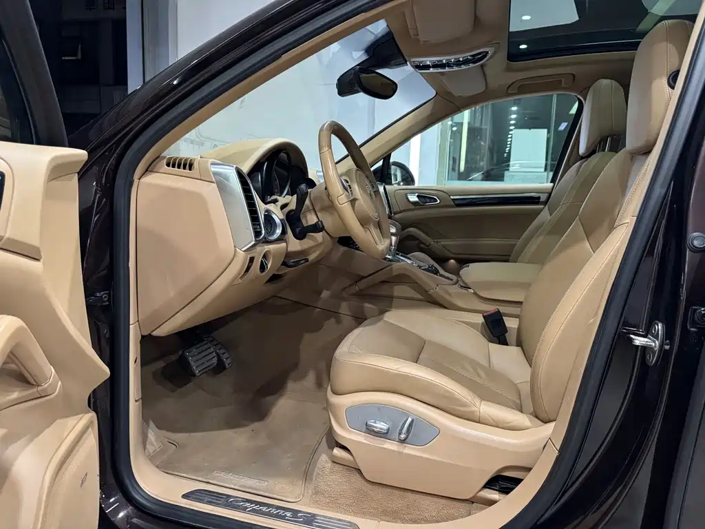 Porsche Cayenne S 2011