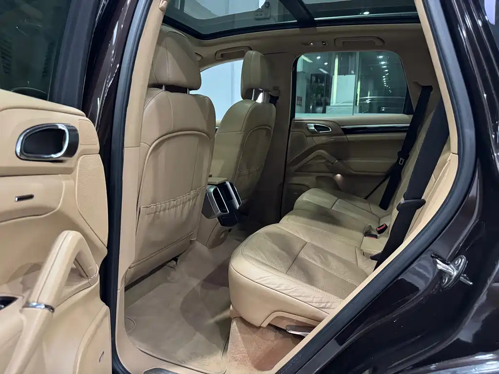 Porsche Cayenne S 2011