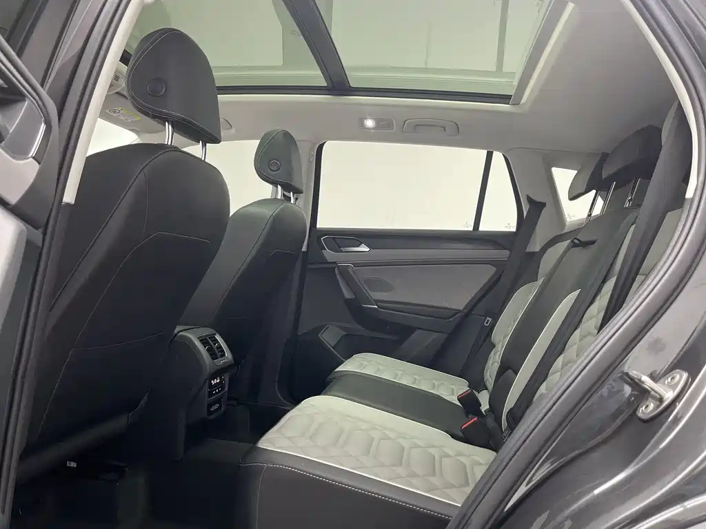 Volkswagen Tayron 2024 330TSI FWD Luxury Plus Advanced Edition