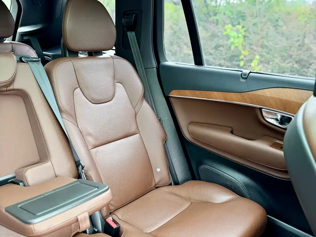 Volvo XC90 2022 B6 Momentum 7-seater