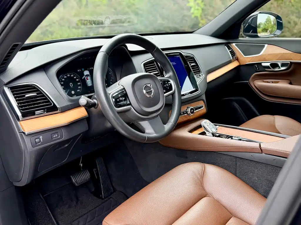 Volvo XC90 2022 B6 Momentum 7-seater
