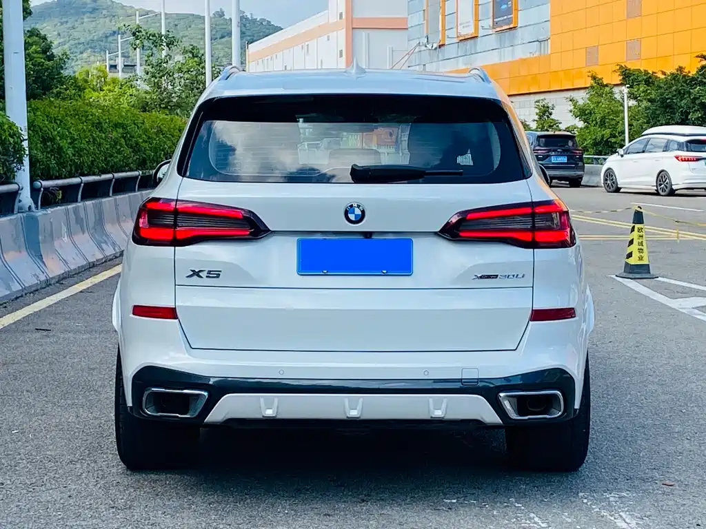 BMW X5 2022 xDrive 30Li Exclusive Edition M Sport Package