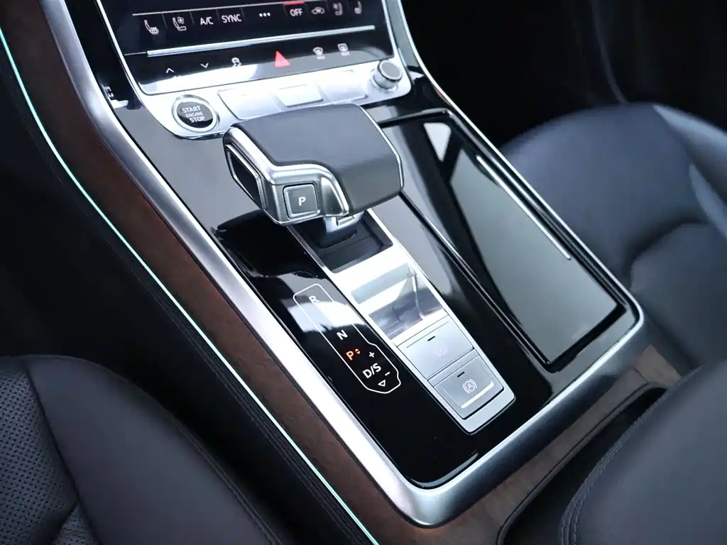 Audi Q7 2023 45 TFSI quattro S line Sport