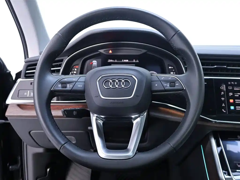 Audi Q7 2023 45 TFSI quattro S line Sport