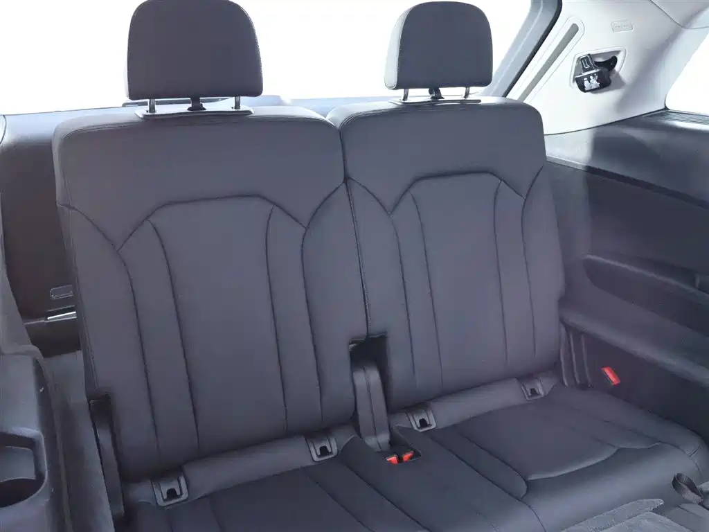 Audi Q7 2023 45 TFSI quattro S line Sport