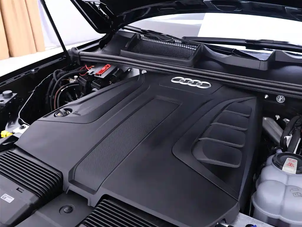 Audi Q7 2023 45 TFSI quattro S line Sport