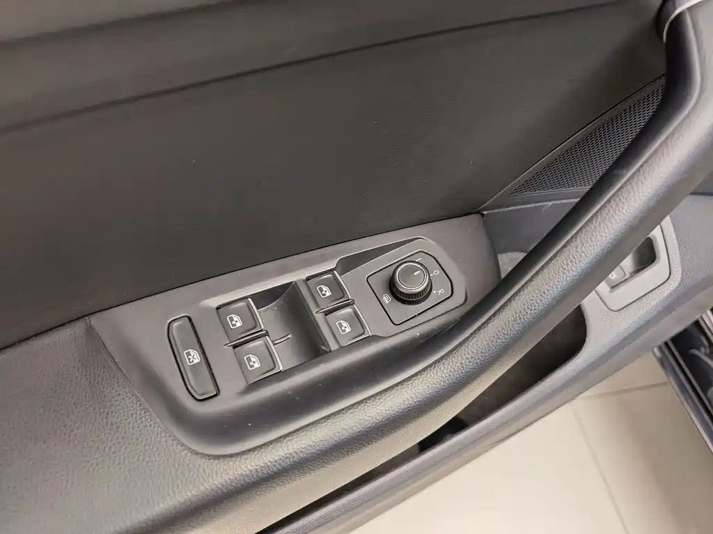 Magotan 2019 280TSI DSG Comfort Edition China VI