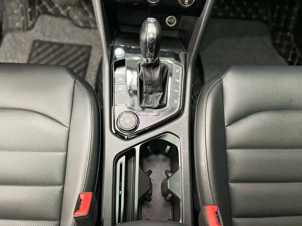Volkswagen Tharu 2019 330TSI AWD Flagship Edition China VI
