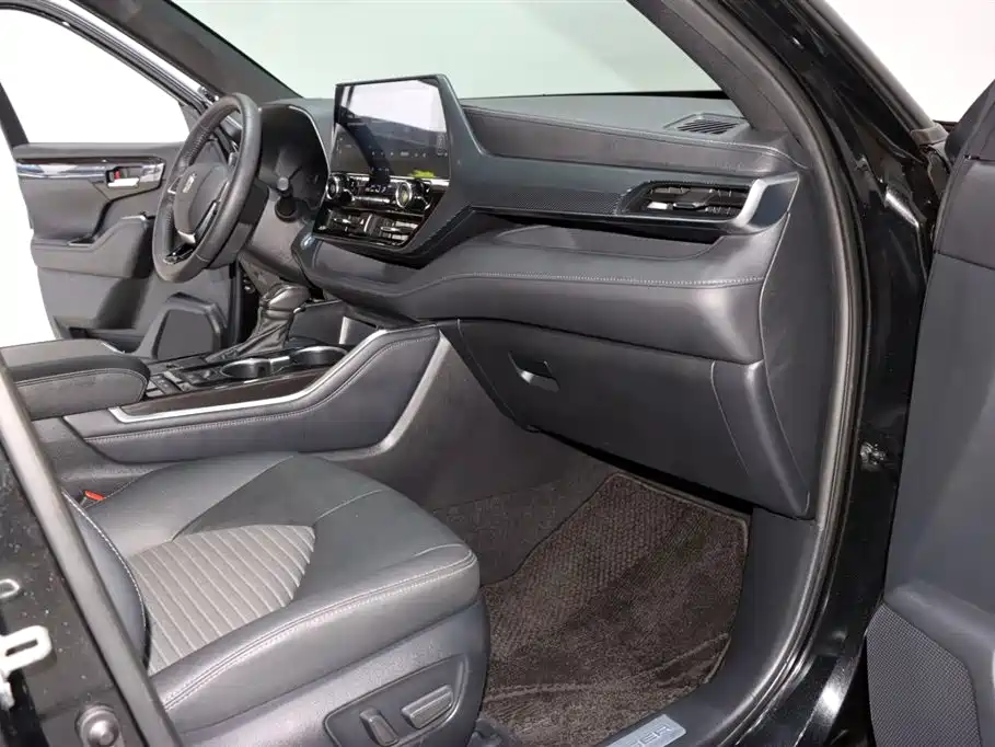 Toyota Crown Kluger 2022 2.5L HEV AWD Premium