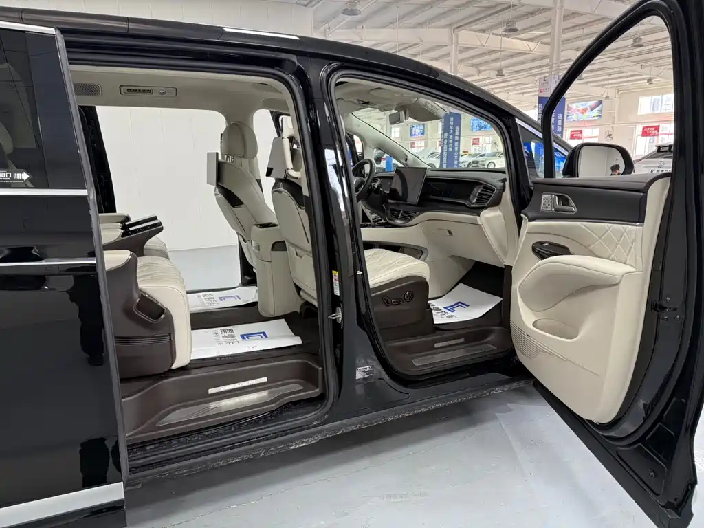Denza D9 2025 DM-i Intelligent Driving Edition 1020 AWD Flagship