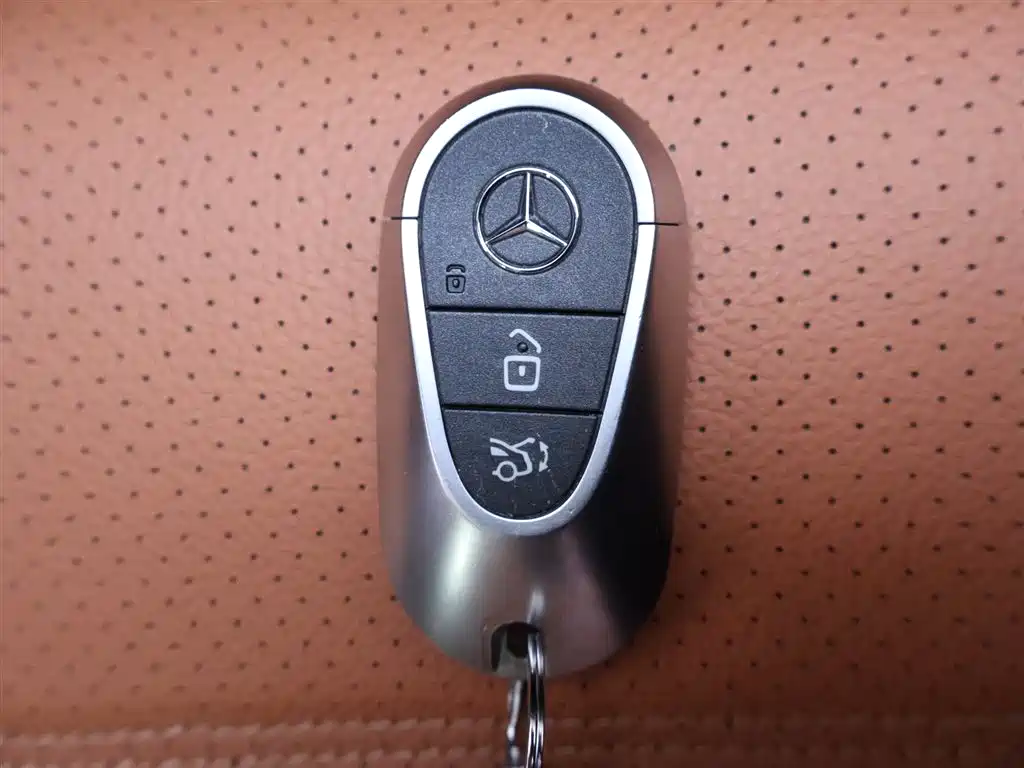 Mercedes-Benz GLC 2023 GLC 260 L 4MATIC Sport 5-Seater