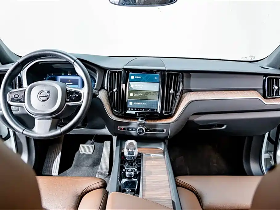 Volvo XC60 Plug-in Hybrid 2023 T8 PHEV Long Range AWD Luxury Plus