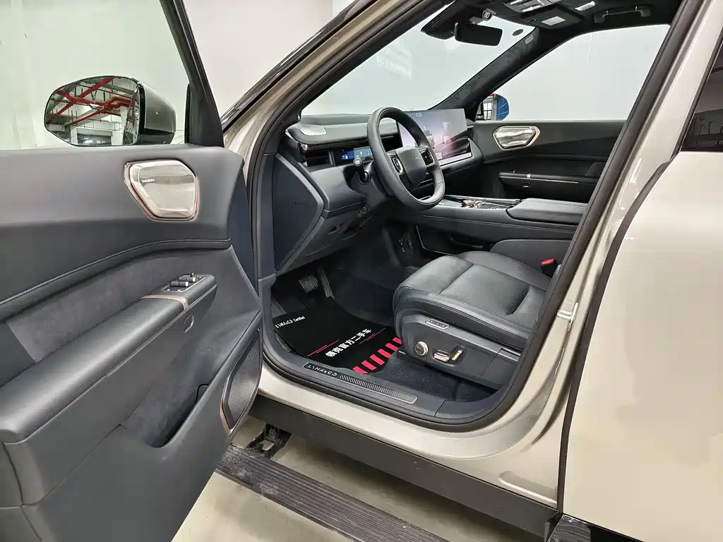 Lynk & Co 900 2025 2.0T Ultra 6-Seater