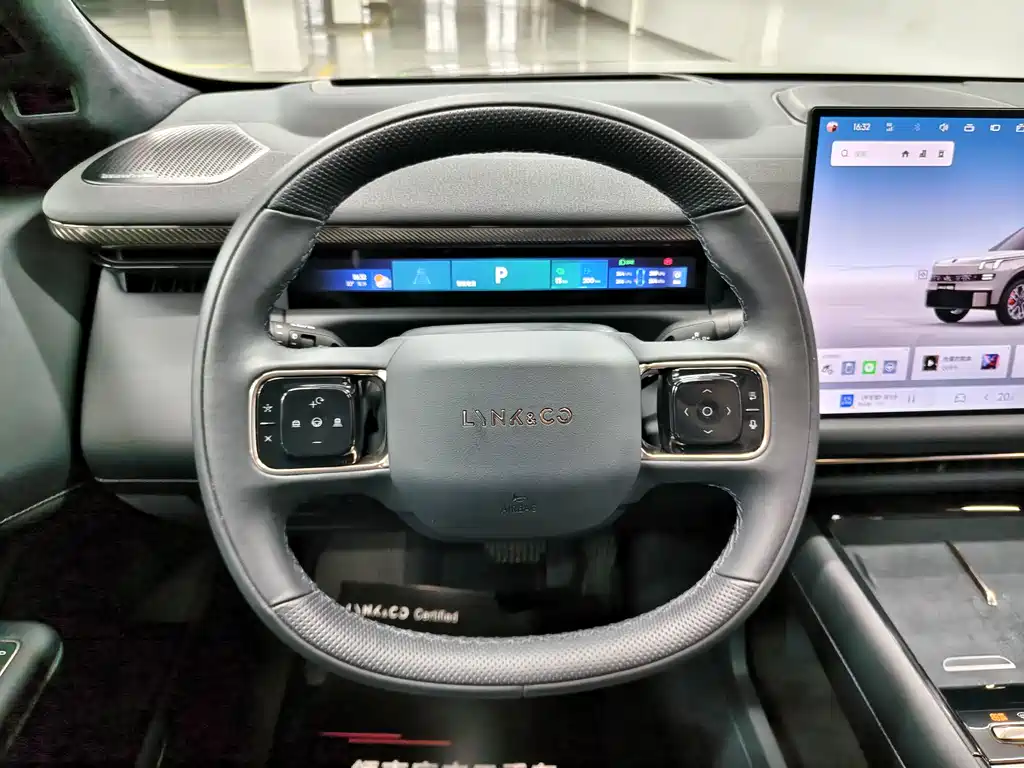 Lynk & Co 900 2025 2.0T Ultra 6-Seater