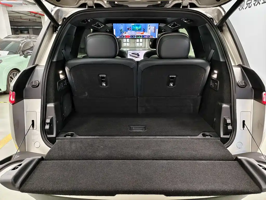 Lynk & Co 900 2025 2.0T Ultra 6-Seater