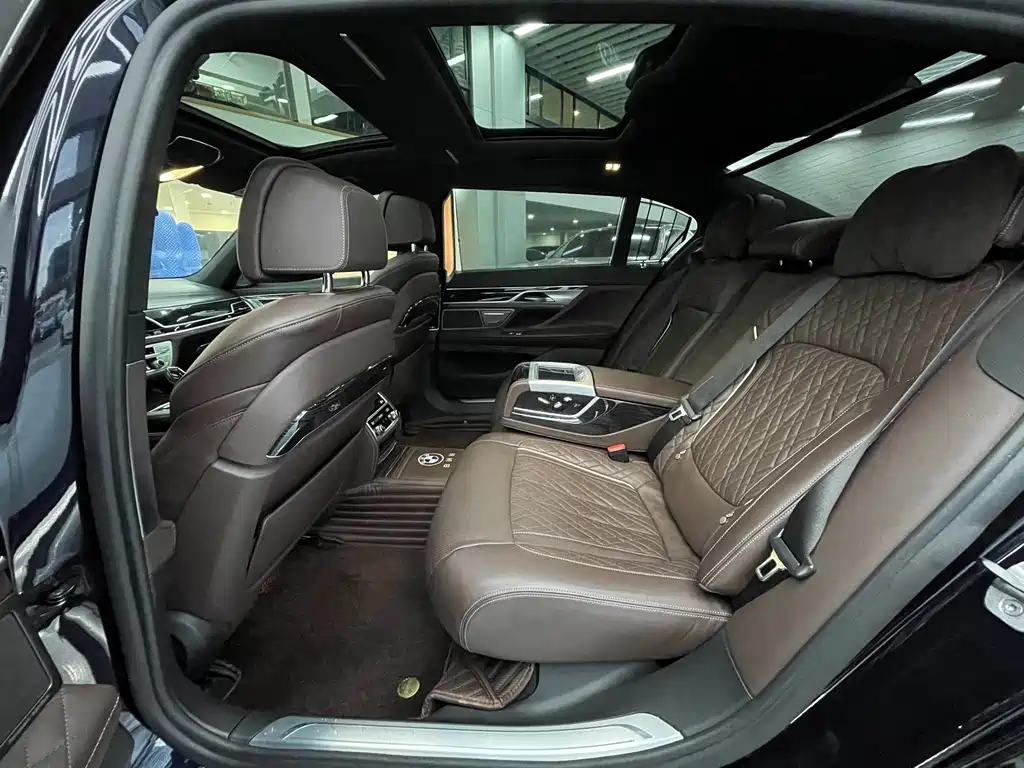 BMW 7 Series 2021 740Li Leading Edition M Sport Package