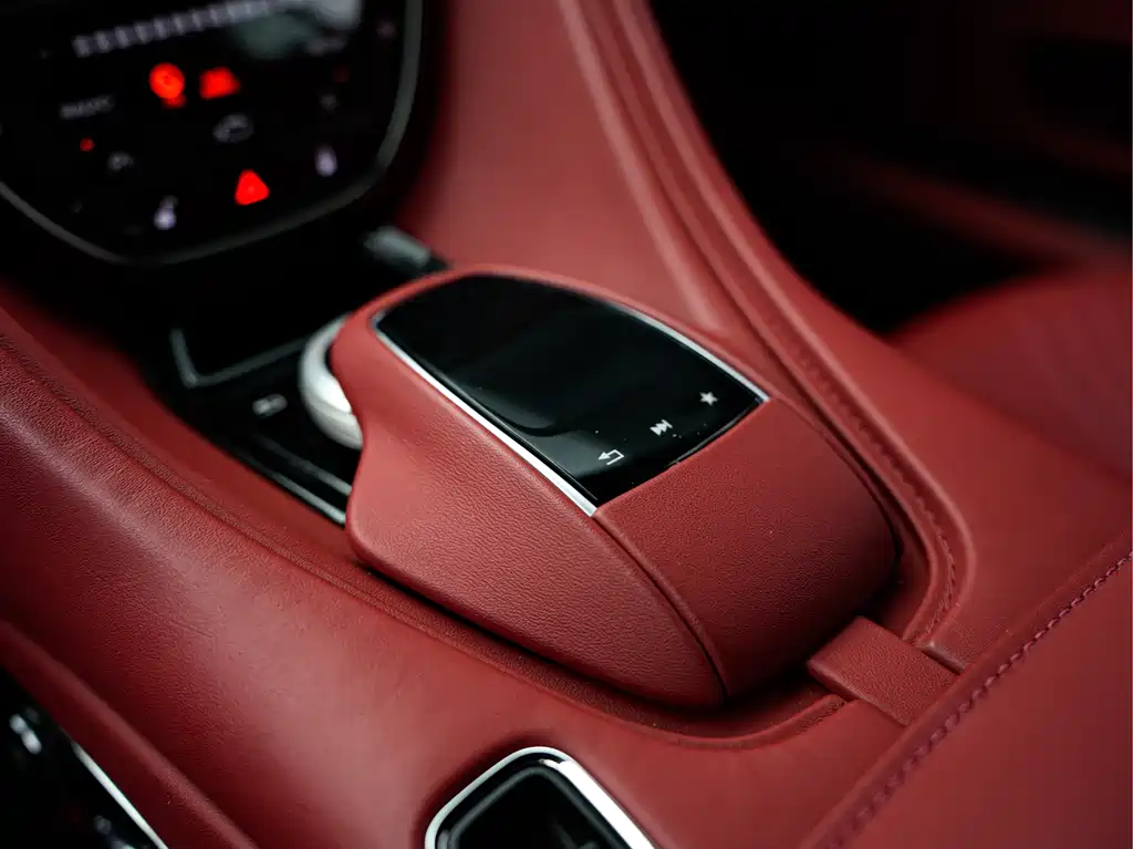 Aston Martin DB11 2023 4.0T V8 Coupe