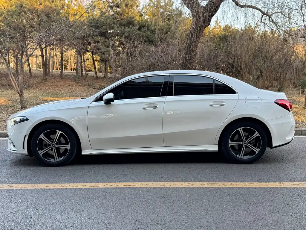 Mercedes-Benz A-Class 2023 A 200 L Fashion Edition