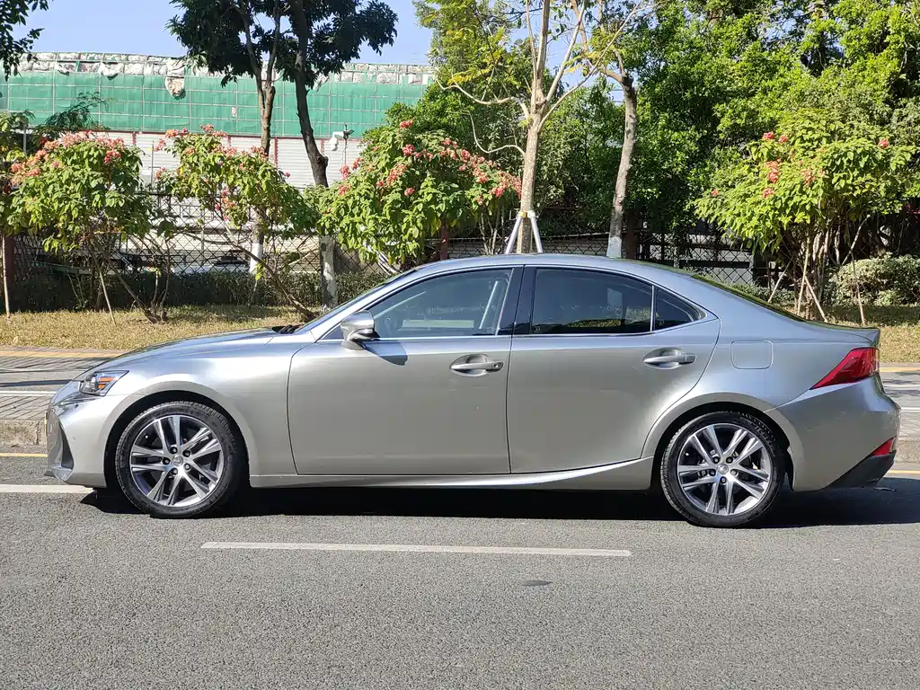 Lexus IS 2017 300 F Sport