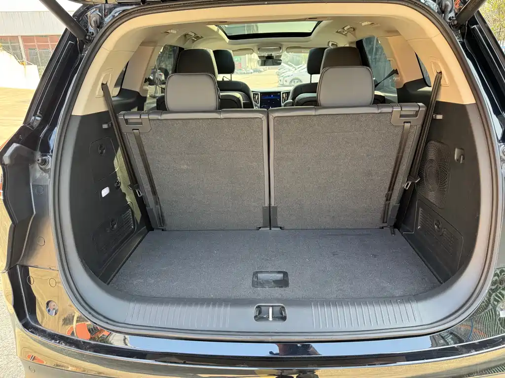 Hongqi HS7 PHEV 2024 2.0T AWD Qi Chang Edition 6-Seater