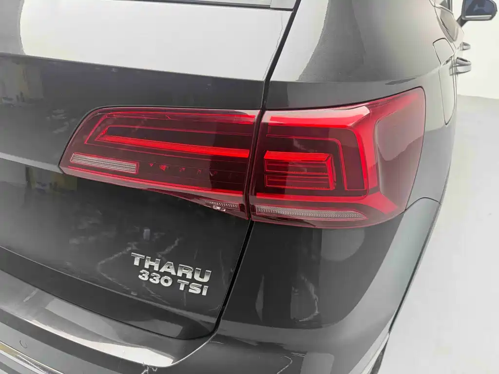 Tharu 2019 330TSI AWD Luxury Edition China VI