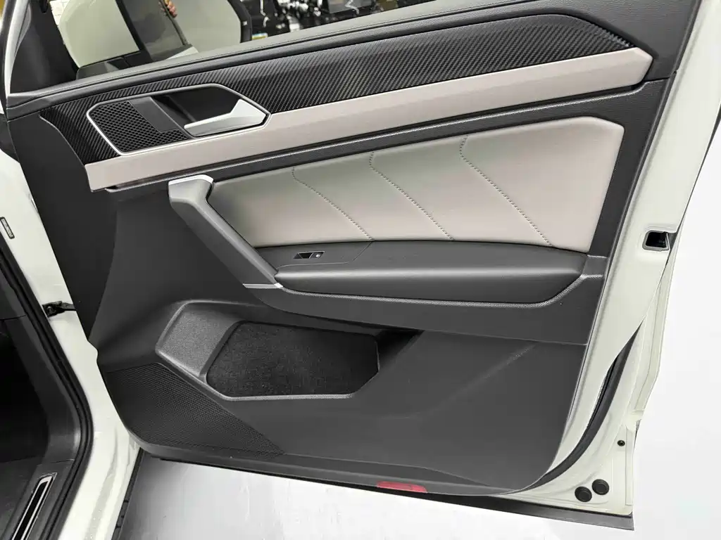 Tayron 2024 330TSI 2WD Luxury Plus Advanced Edition