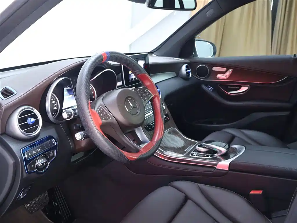 Mercedes-Benz GLC 300 4MATIC Dynamic 2017