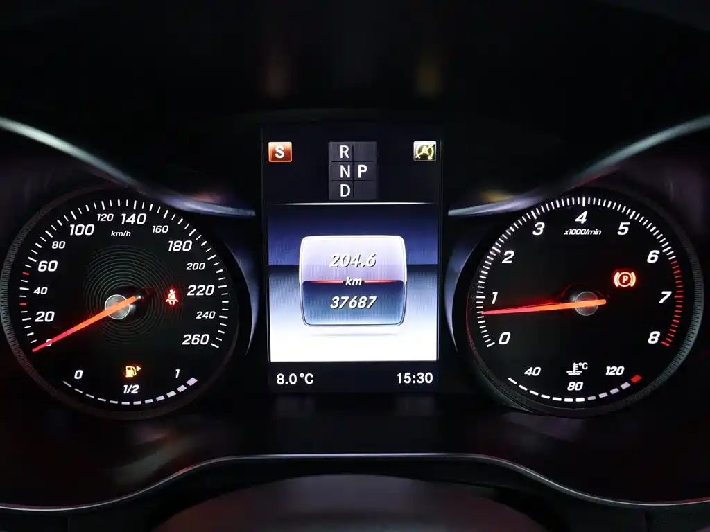 Mercedes-Benz GLC 300 4MATIC Dynamic 2017