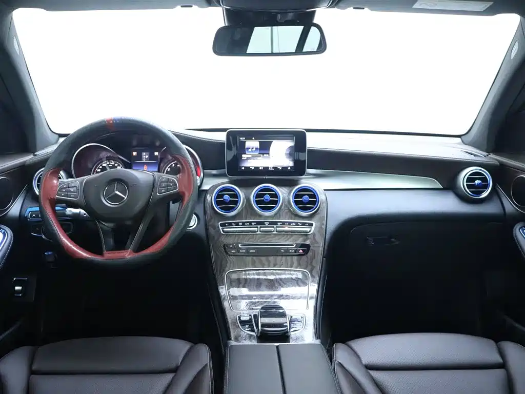 Mercedes-Benz GLC 300 4MATIC Dynamic 2017