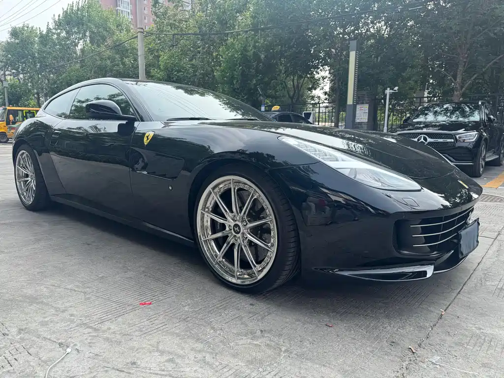Ferrari GTC4Lusso 2016 6.3L V12