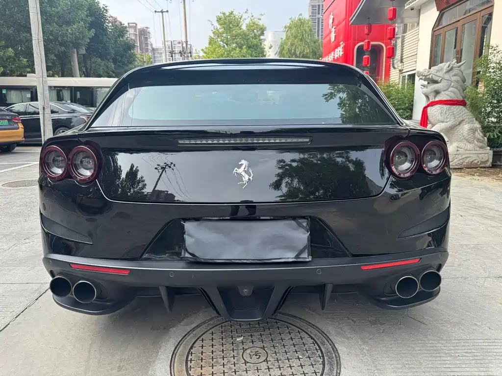 Ferrari GTC4Lusso 2016 6.3L V12