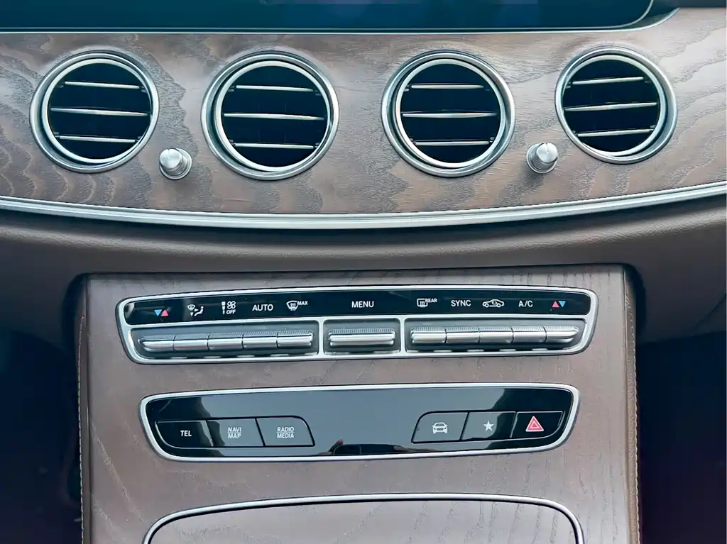 Mercedes-Benz E-Class 2022 E 300 L Luxury