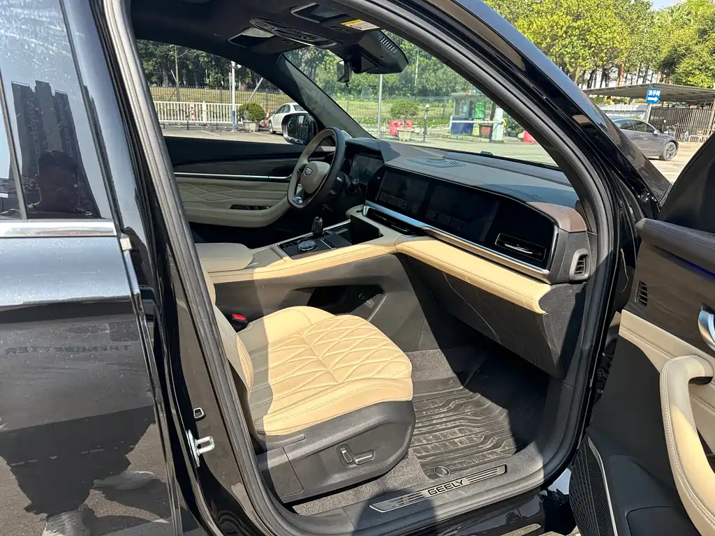 Geely Monjaro 2025 Dongfang Yao 2.0TD Automatic Jinzhao Edition
