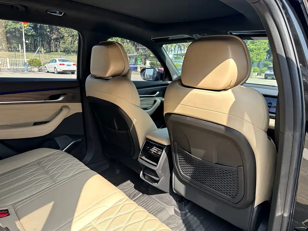 Geely Monjaro 2025 Dongfang Yao 2.0TD Automatic Jinzhao Edition