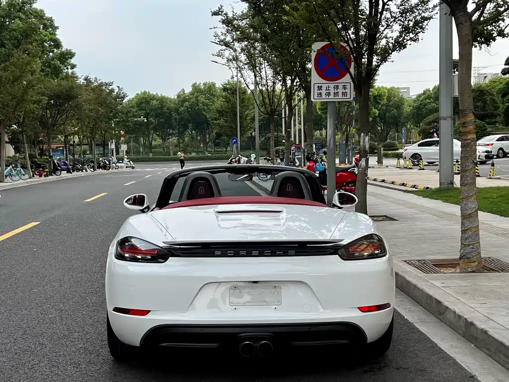 Porsche 718 Boxster 2.0T