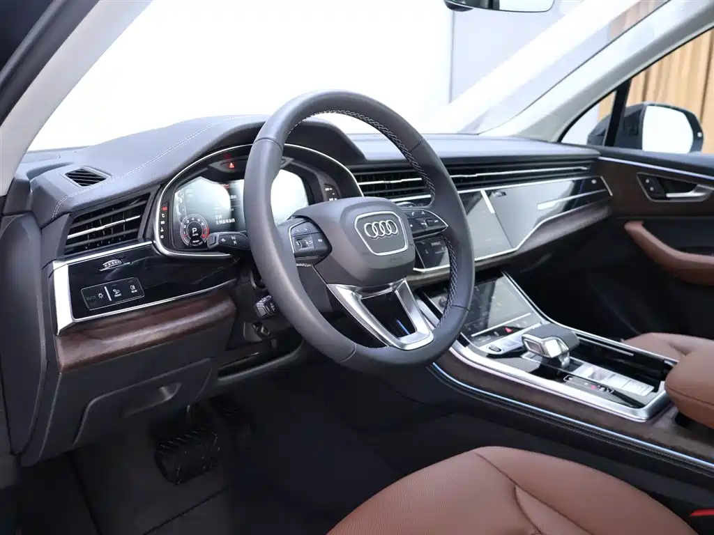 Audi Q7 2025 55 TFSI quattro S line Black Warrior Edition