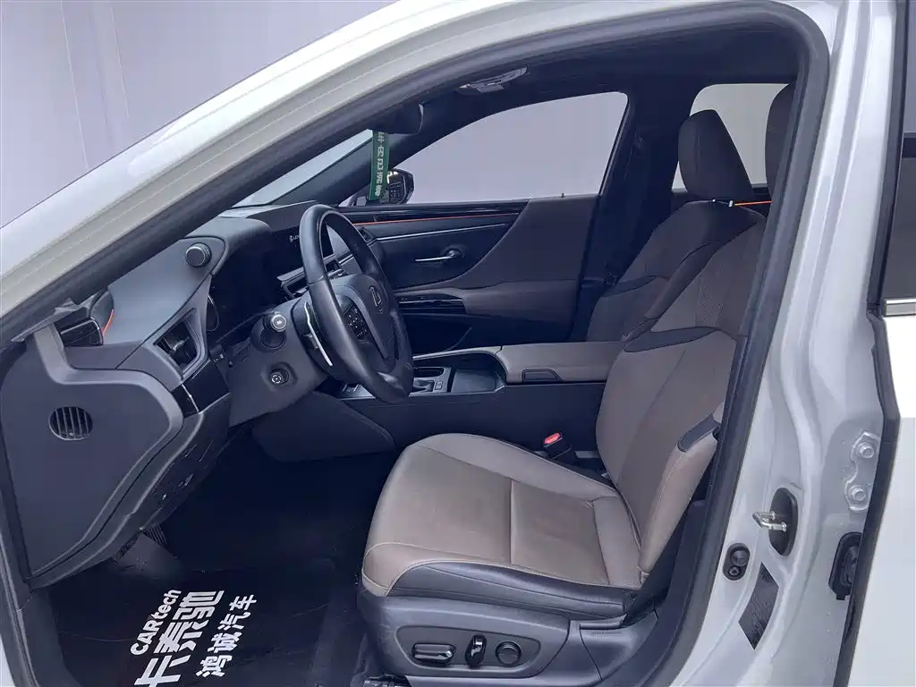 Lexus ES 2022 200 Excellence Edition
