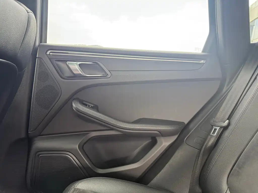 2018 Porsche Macan 2.0T